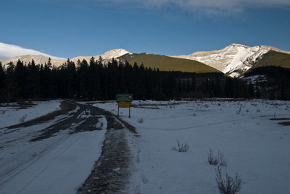 Looking back near the trailhead.