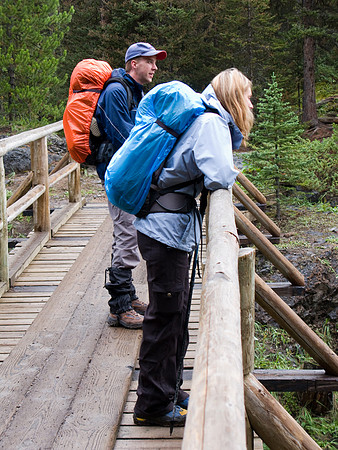 Rod and Hanneke wait for the Jon to fall in the water...