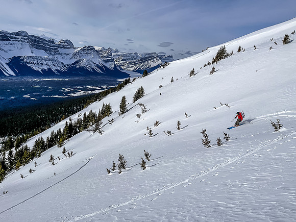 Skiing the southernmost gully off the ridge.