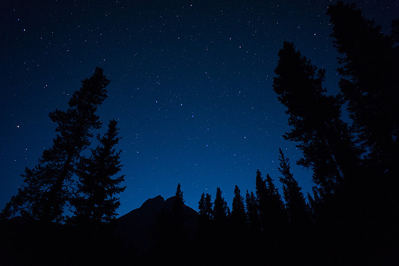 Elk Lakes ACC Hut at night.