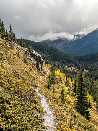 The trail contours around Golden Mountain heading southeast until is plunges south directly into Golden Valley below.
