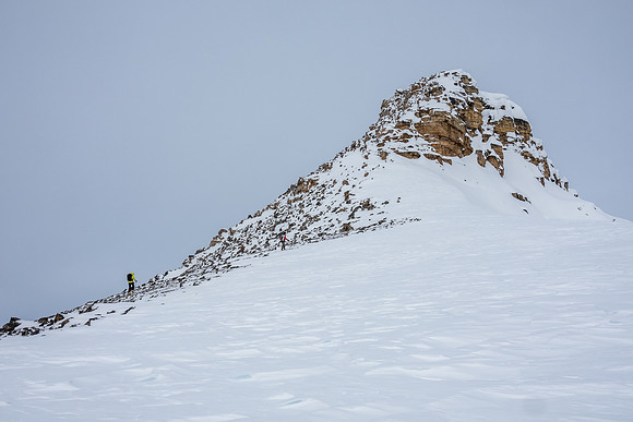 Approaching the crux outcrop on the south ridge.
