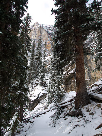 Ascending the headwall beneath Rockbound Lake.