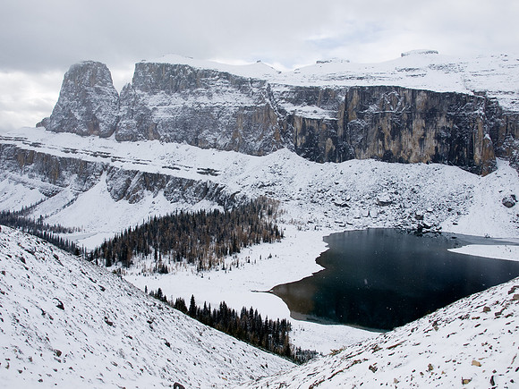The weather is changing as we climb above Rockbound Lake. It's depressing to see how far around we still have to go!