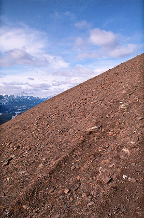 Easy descent slopes under the summit.
